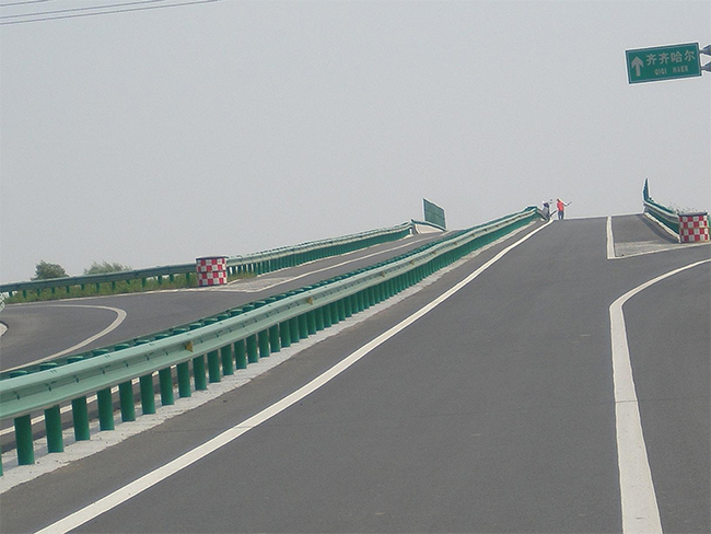 运城高速公路护栏的材质与规格